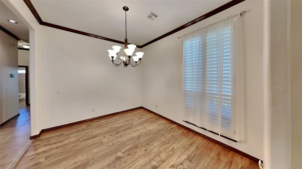 Photo 4 — 9200 Stacy Lynn Lane, Yukon, OK 73099