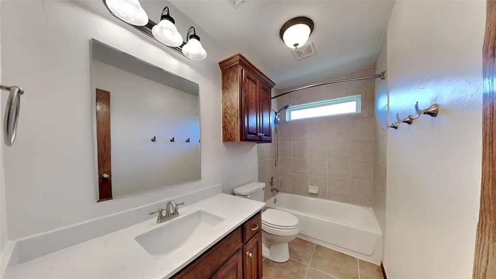 Photo 15 — 9200 Stacy Lynn Lane, Yukon, OK 73099