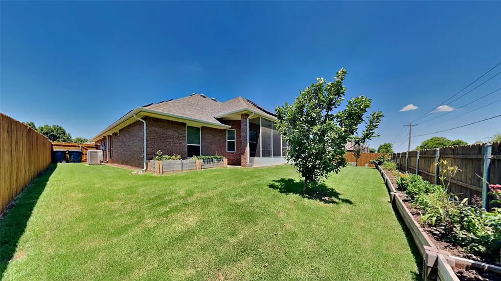 Photo 20 — 9200 Stacy Lynn Lane, Yukon, OK 73099