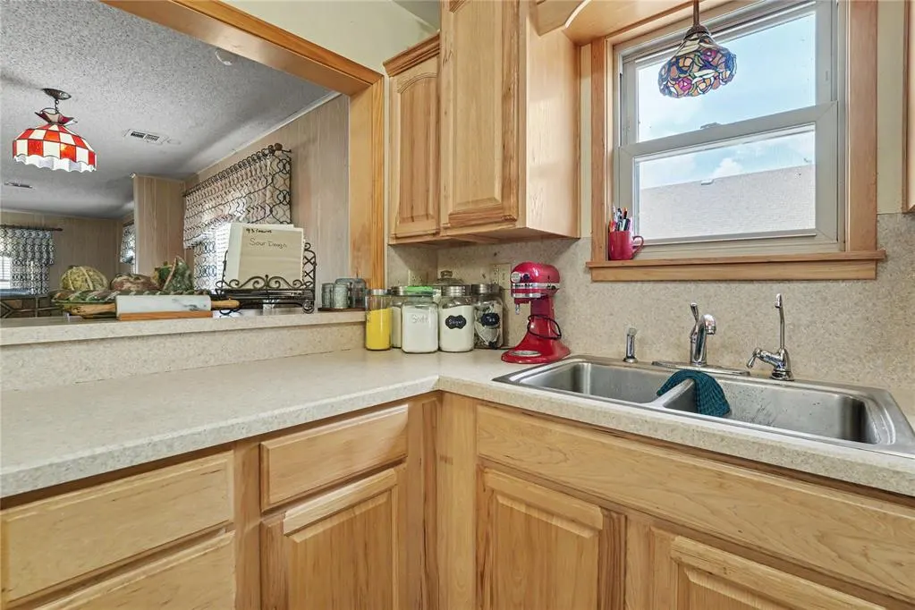 Photo 19 — 110 S Stephens, Hobart, OK 73651