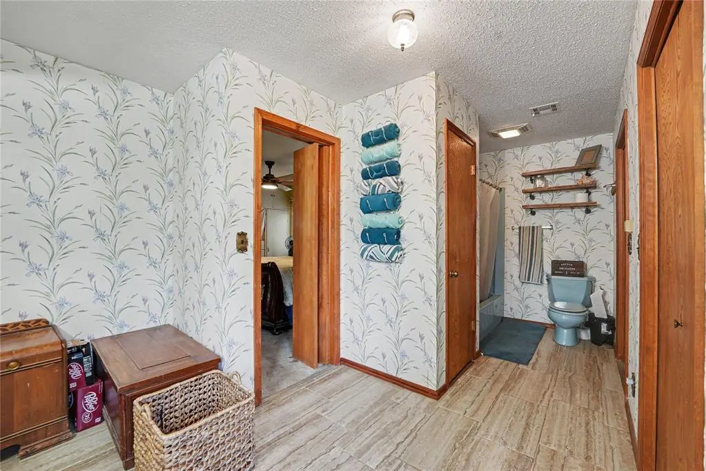 Photo 26 — 110 S Stephens, Hobart, OK 73651