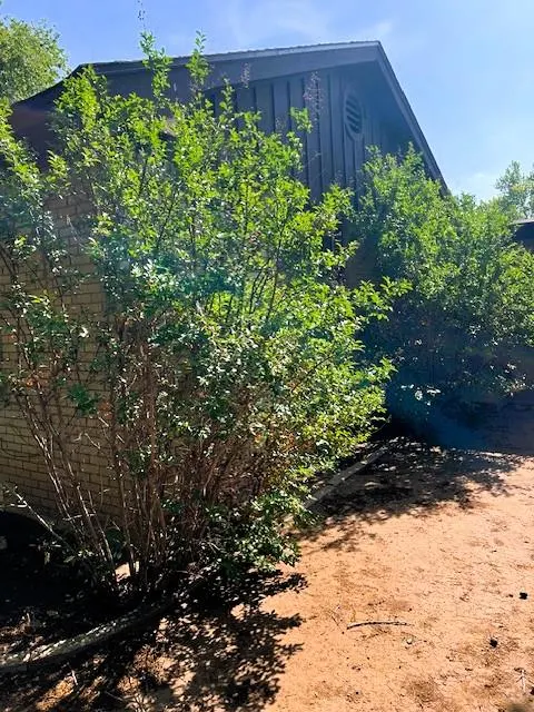 Photo 9 — 413 N Washington Street, Hobart, OK 73651