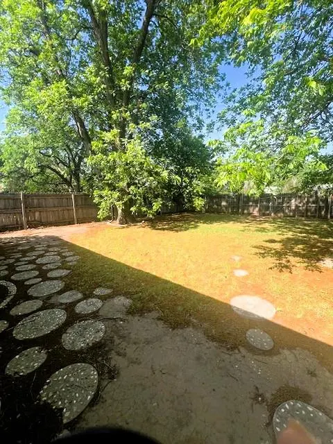 Photo 16 — 413 N Washington Street, Hobart, OK 73651