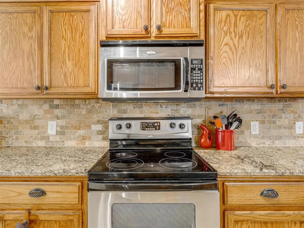 Photo 13 — 1205 NW 190th Place, Edmond, OK 73012