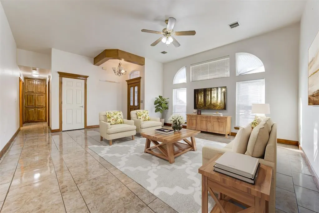 Photo 2 — 15612 Sandstone Terrace, Oklahoma City, OK 73170
