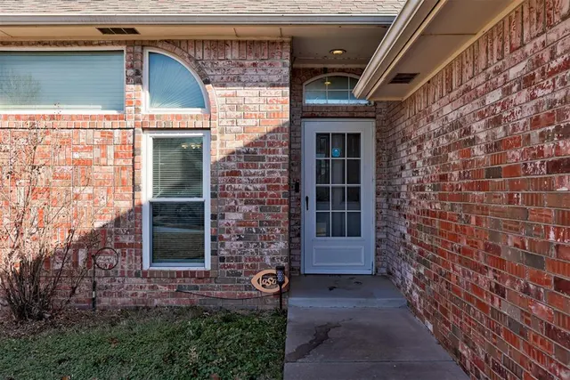 Photo 5 — 15612 Sandstone Terrace, Oklahoma City, OK 73170
