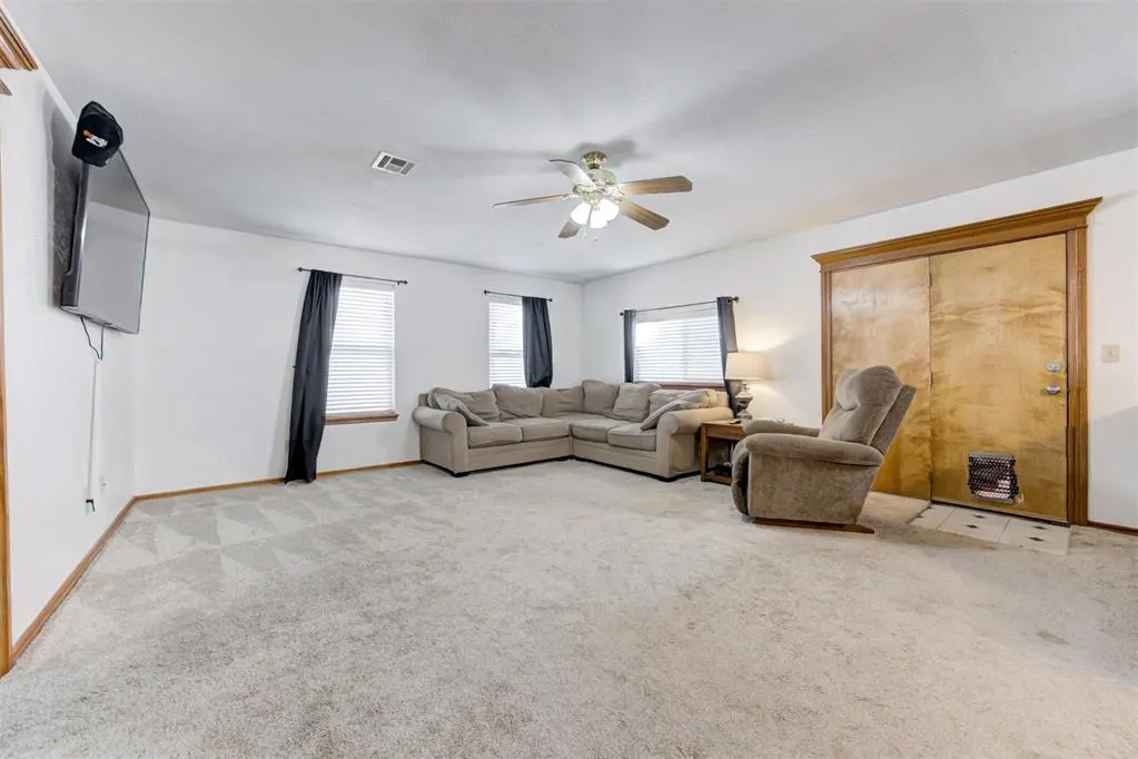 Photo 9 — 15612 Sandstone Terrace, Oklahoma City, OK 73170