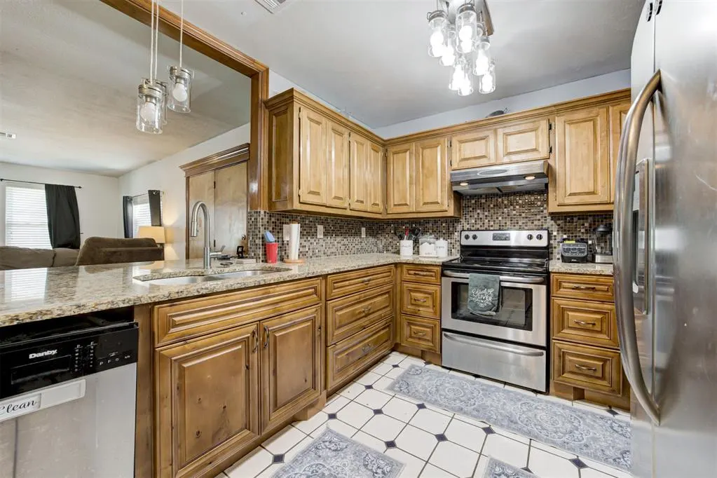 Photo 12 — 15612 Sandstone Terrace, Oklahoma City, OK 73170