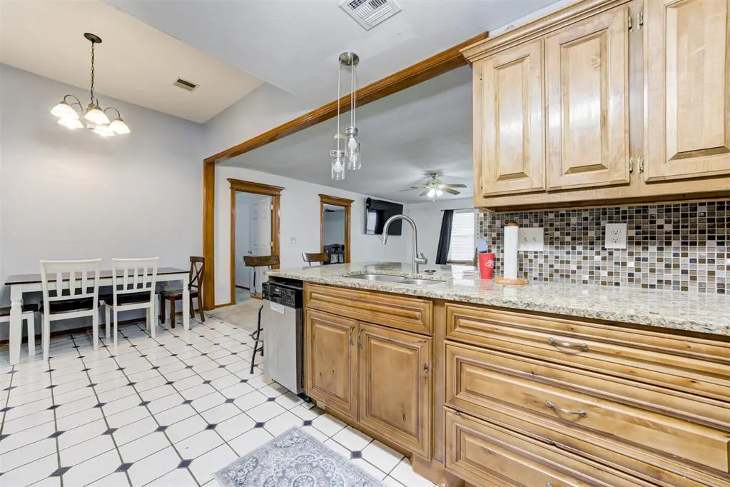 Photo 14 — 15612 Sandstone Terrace, Oklahoma City, OK 73170