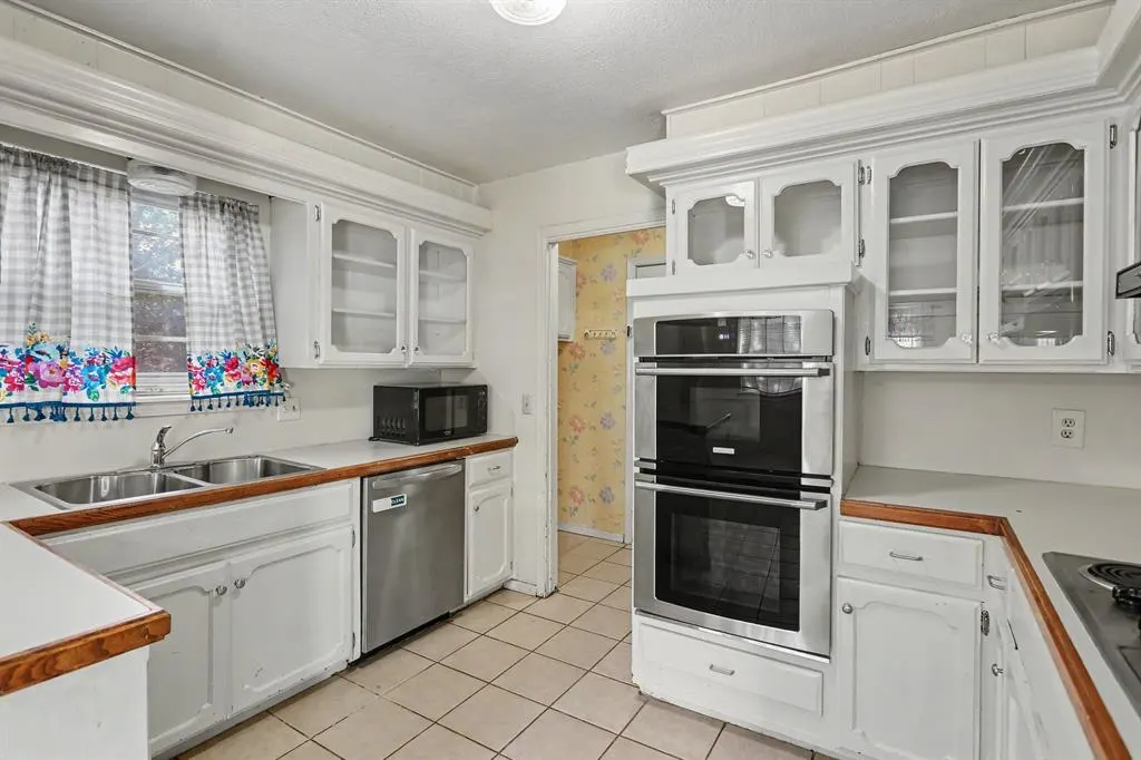 Photo 6 — 2721 Forest Oaks Circle, Norman, OK 73071