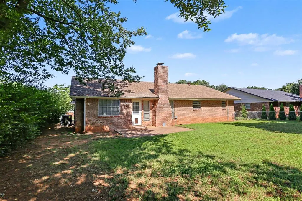 Photo 16 — 2721 Forest Oaks Circle, Norman, OK 73071