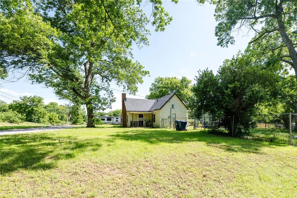 Photo 2 — 807 E Kean Street, Wynnewood, OK 73098