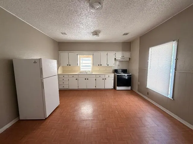 Photo 5 — 807 E Kean Street, Wynnewood, OK 73098