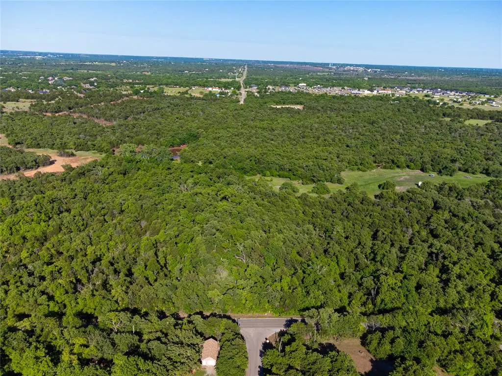 Photo 3 — 660 Simpson Lane, Edmond, OK 73034