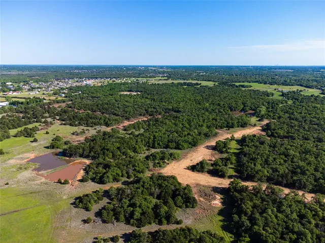 Photo 6 — 660 Simpson Lane, Edmond, OK 73034