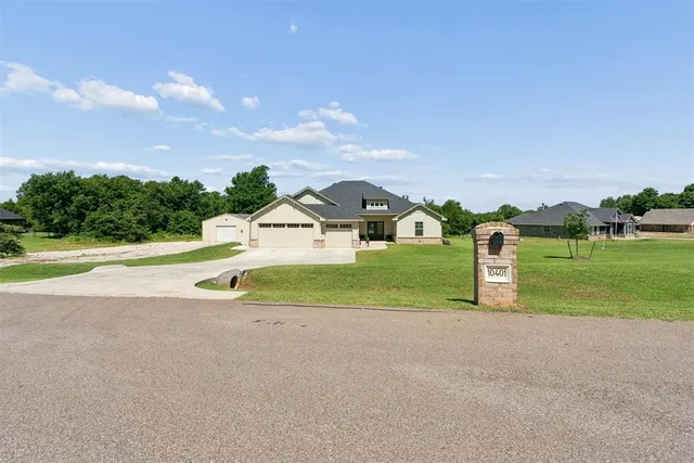 Front exterior — 10401 Dove Court, Newalla, OK 74857