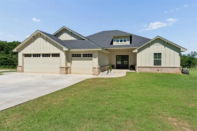 Photo 2 — 10401 Dove Court, Newalla, OK 74857