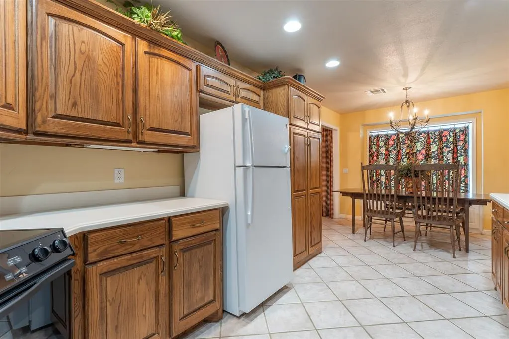 Photo 24 — 117 The Hills, Clinton, OK 73601