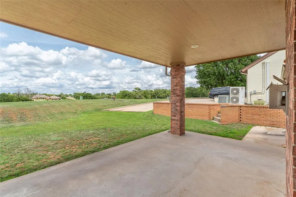 Photo 33 — 117 The Hills, Clinton, OK 73601