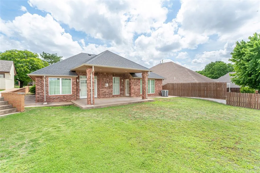 Photo 34 — 117 The Hills, Clinton, OK 73601