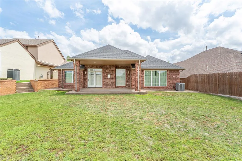 Photo 35 — 117 The Hills, Clinton, OK 73601