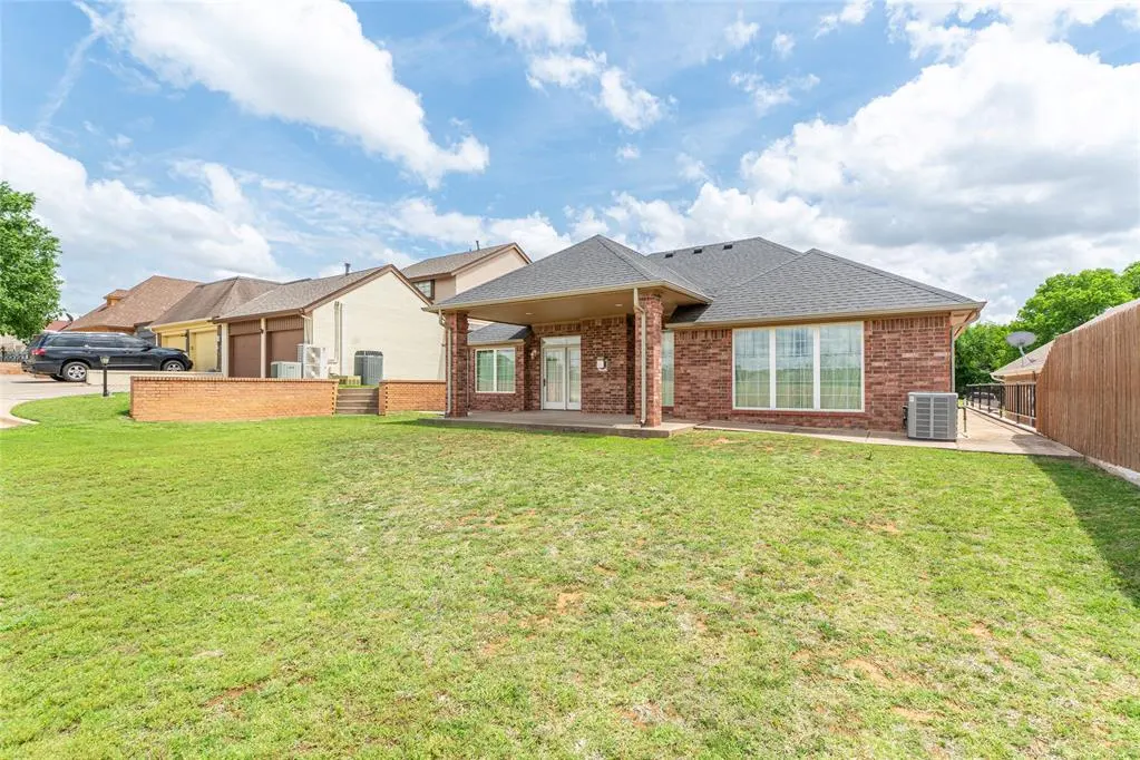 Photo 36 — 117 The Hills, Clinton, OK 73601