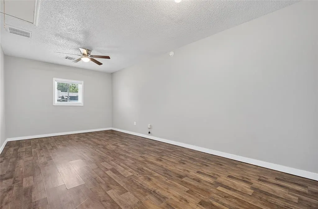 Photo 20 — 901 SW 3rd Street, Moore, OK 73160