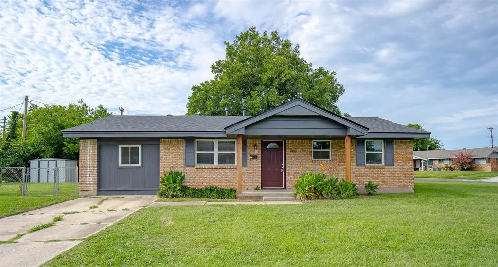 Photo 2 — 901 SW 3rd Street, Moore, OK 73160