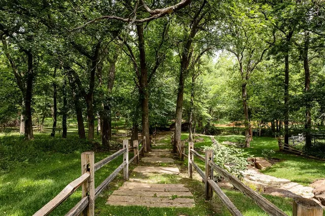 Photo 3 — 6607 Forest Creek Drive, Edmond, OK 73034