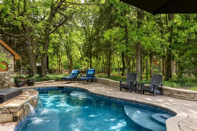 Front exterior — 6607 Forest Creek Drive, Edmond, OK 73034