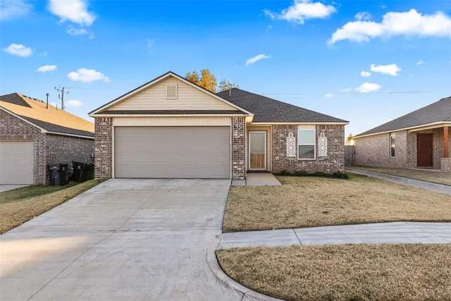 Front exterior — 11712 NW 94th Street, Yukon, OK 73099