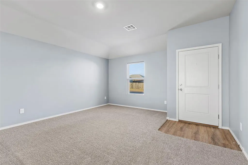 Photo 4 — 11712 NW 94th Street, Yukon, OK 73099