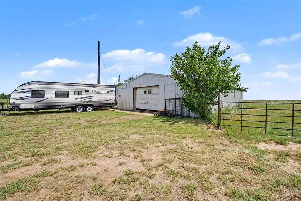 Photo 41 — 21145 Us Highway 62, Headrick, OK 73549