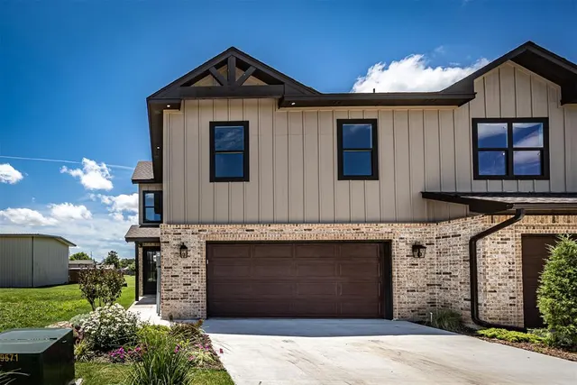Photo 2 — 6716 NW Willow Wood Loop, Lawton, OK 73505