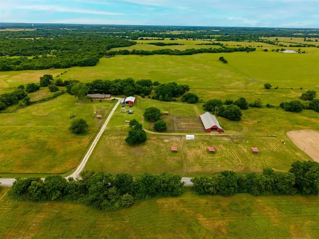 Photo 2 — 107083 N 3750 Road, Okemah, OK 74859
