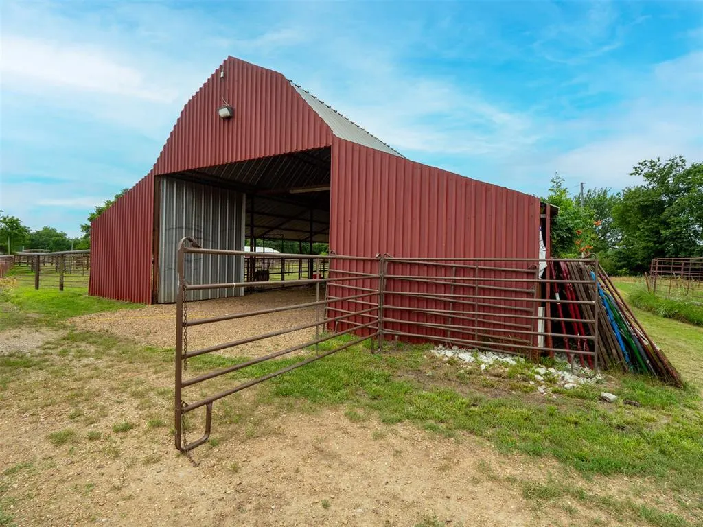 Photo 6 — 107083 N 3750 Road, Okemah, OK 74859