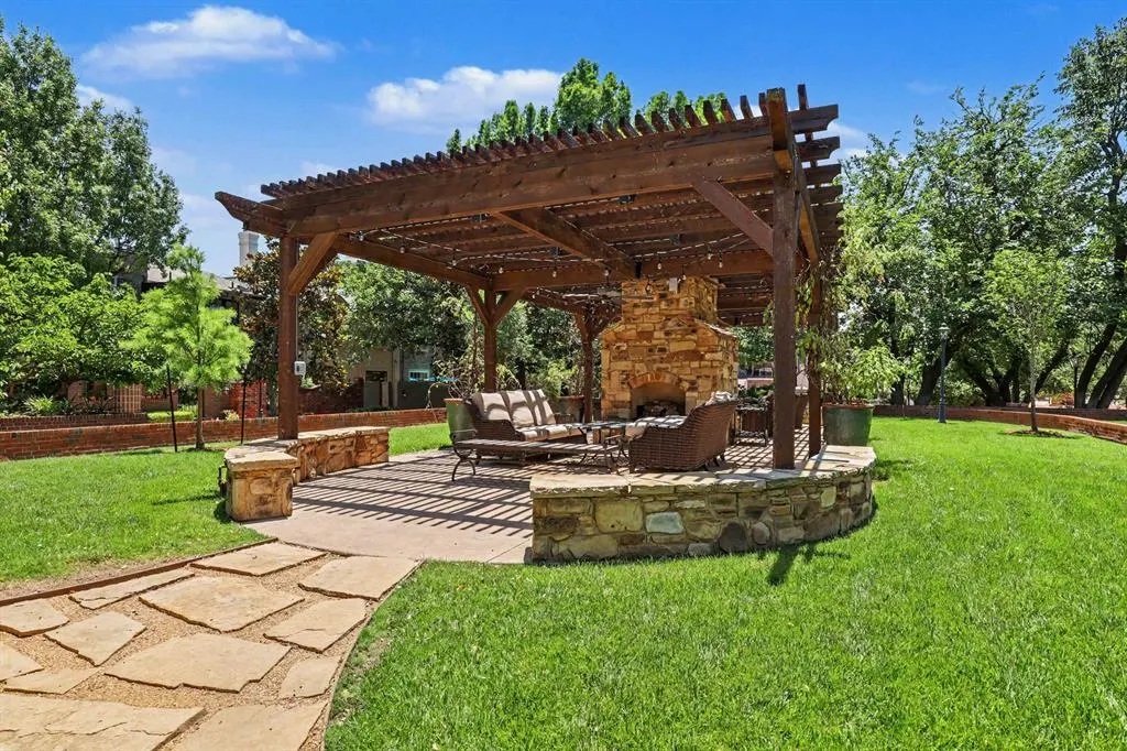 Photo 24 — 6452 Brandywine Lane 19, Oklahoma City, OK 73116