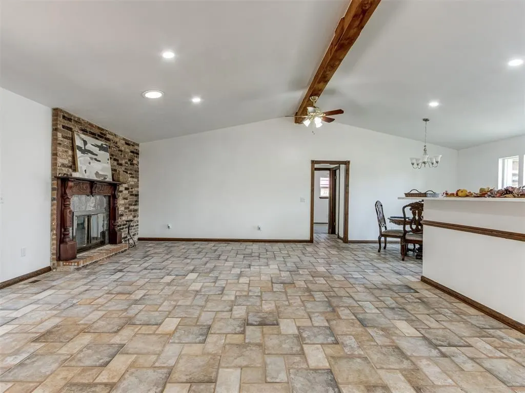 Photo 7 — 6613 Edgebrook Road, Oklahoma City, OK 73132