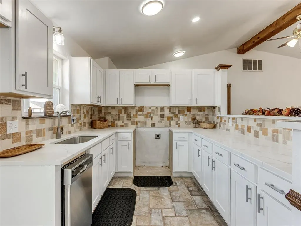 Photo 14 — 6613 Edgebrook Road, Oklahoma City, OK 73132