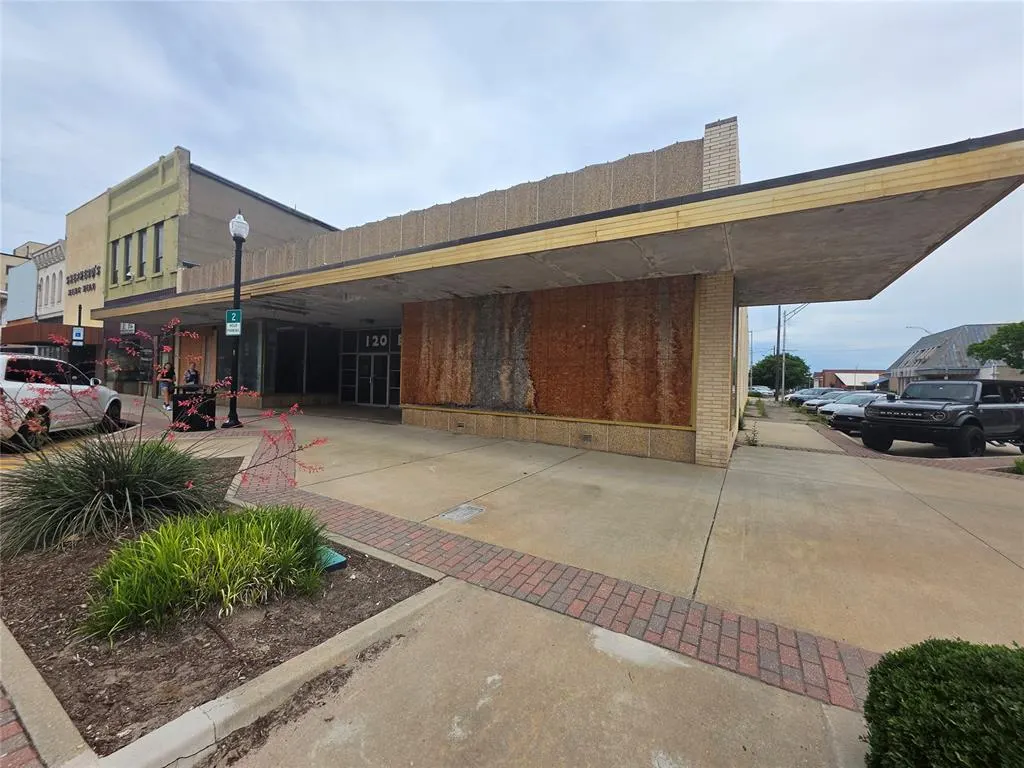 Photo 3 — 120 E Main Street, Shawnee, OK 74801