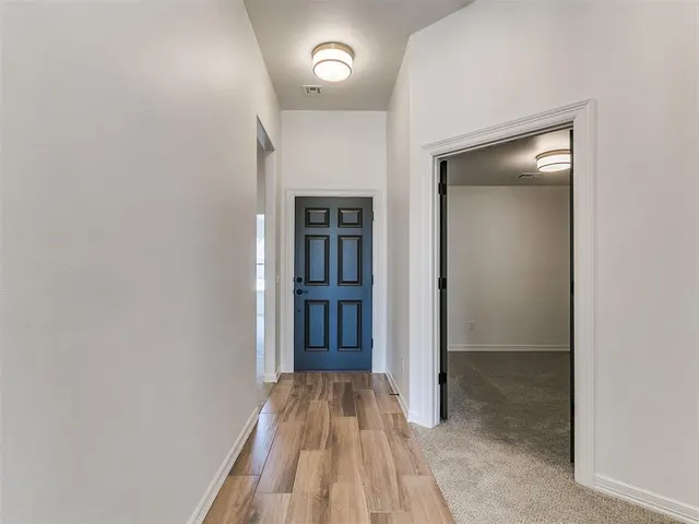 Photo 4 — 7705 Three Woods Lane, Yukon, OK 73099