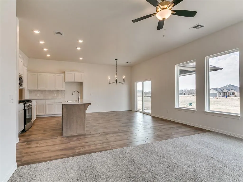 Photo 9 — 7705 Three Woods Lane, Yukon, OK 73099