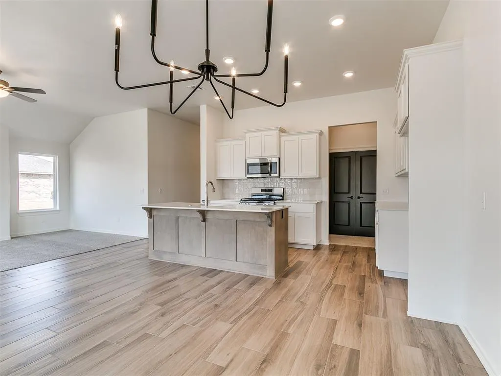 Photo 12 — 7705 Three Woods Lane, Yukon, OK 73099