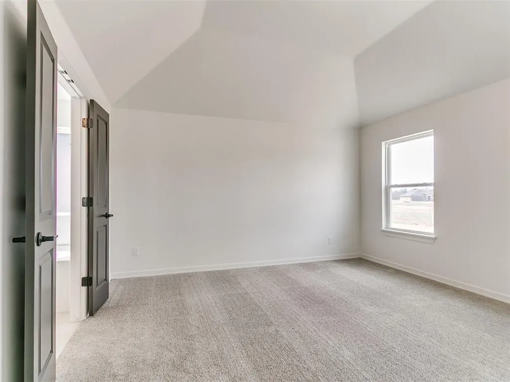 Photo 17 — 7705 Three Woods Lane, Yukon, OK 73099