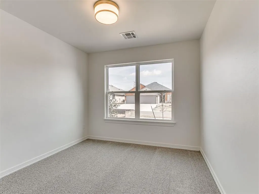 Photo 31 — 7705 Three Woods Lane, Yukon, OK 73099