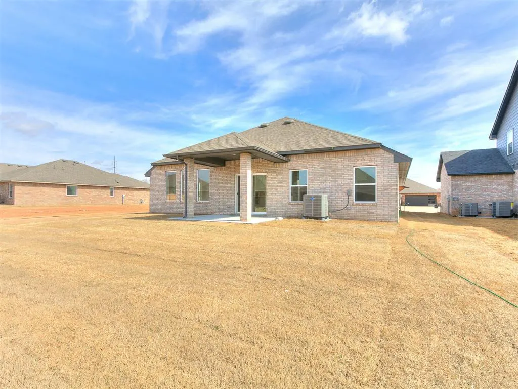 Photo 35 — 7705 Three Woods Lane, Yukon, OK 73099