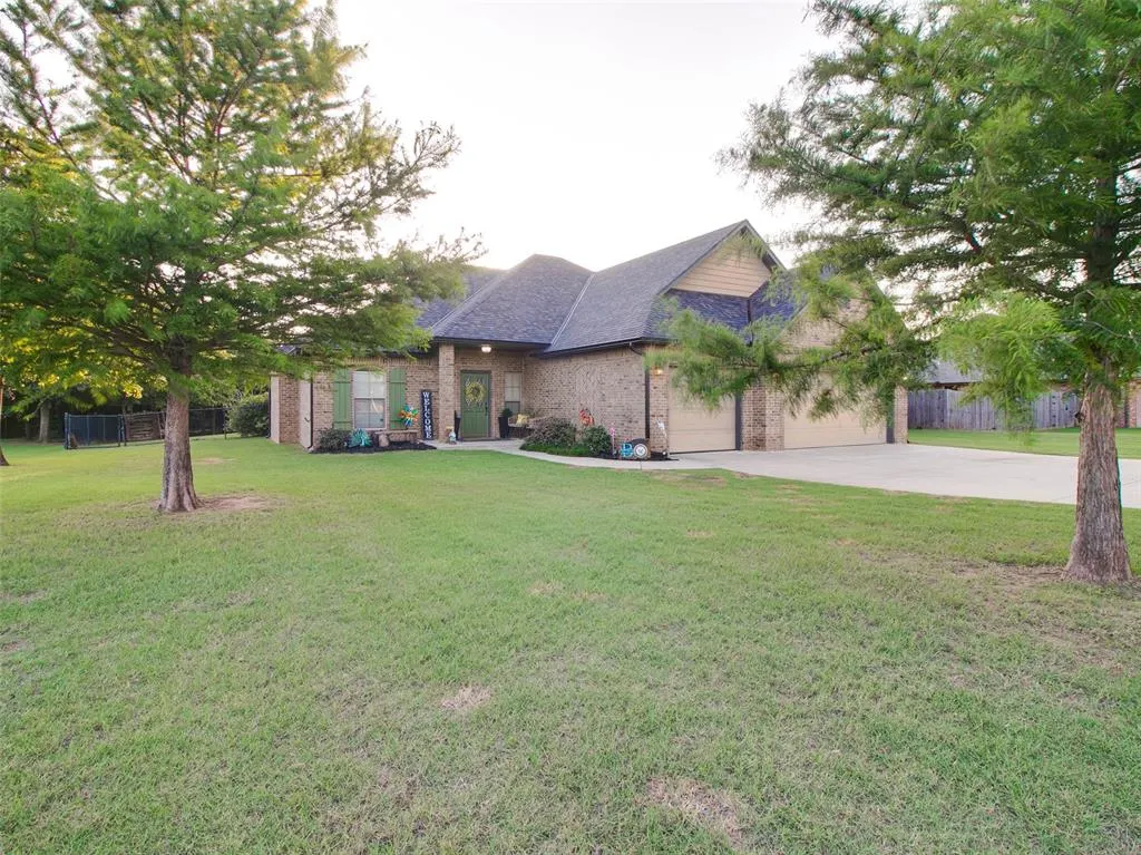 Photo 2 — 12549 Blue Meadow, Guthrie, OK 73044