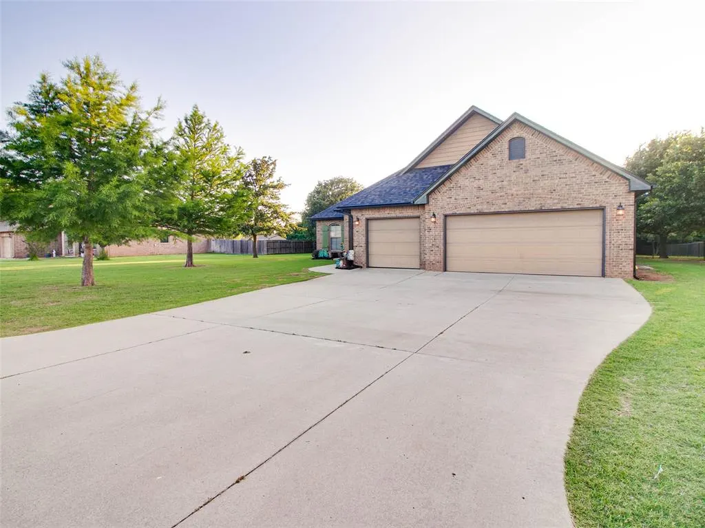Photo 4 — 12549 Blue Meadow, Guthrie, OK 73044