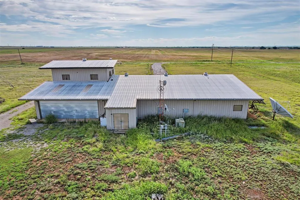 Photo 15 — 1515 N Broadway Street, Hobart, OK 73651