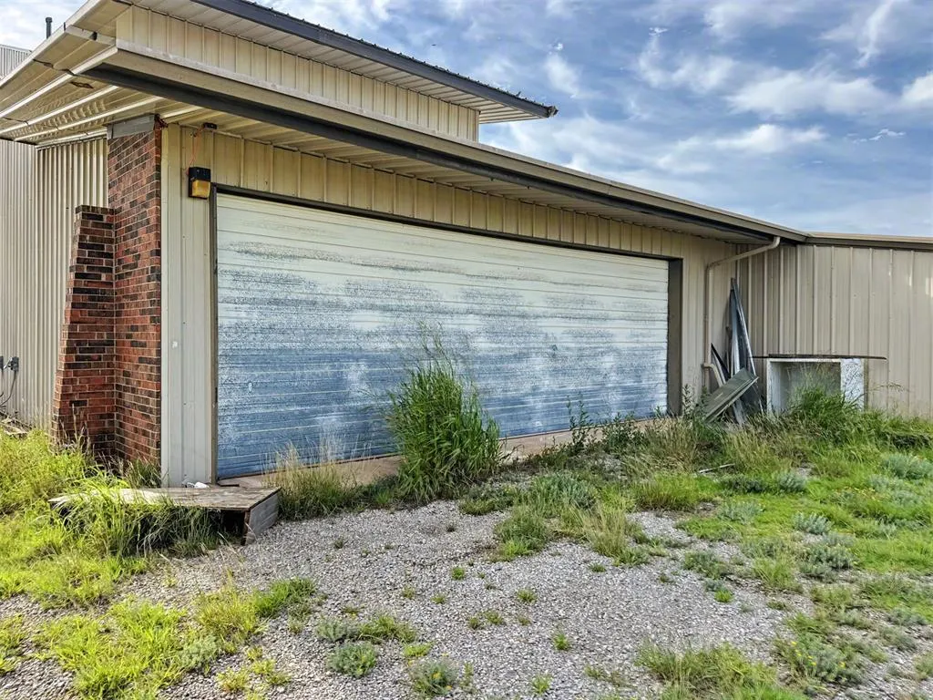 Photo 22 — 1515 N Broadway Street, Hobart, OK 73651